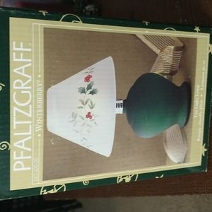 Pfaltzgraff Winterberry Tealight Lamp, green base, white shade